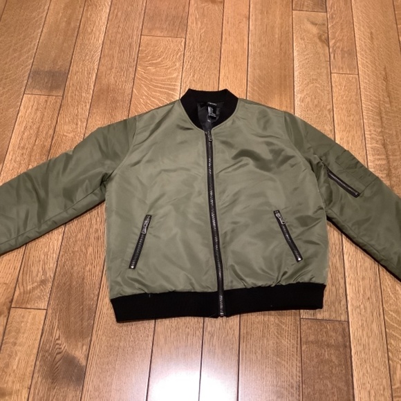 Forever 21 Women’s size small bomber jacket - Picture 3 of 6